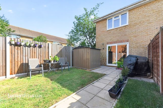 8, Trevithick Close, Feltham photo 3