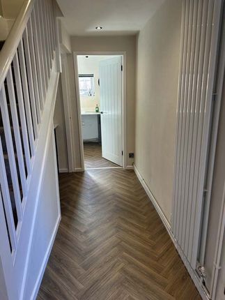 Flat 2, Swan Mews, Market Drayton, Shropshire, TF9 1JA photo 2