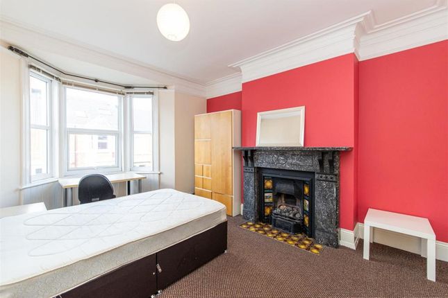 60 Ashleigh Grove, West Jesmond, Newcastle upon Tyne photo 2