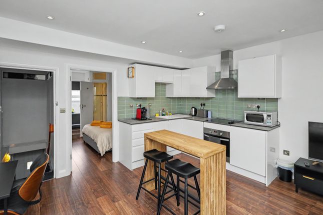 102 & 102B, Victoria Street, St. Albans photo 5