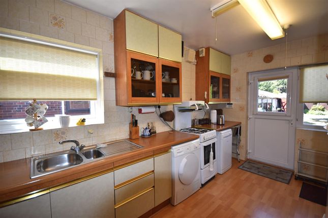 13, Belgrave Drive, Goole photo 4