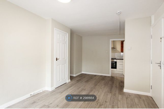 Studio flat on Buxton Road, Luton, £600/mo