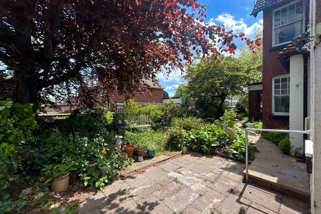 134, Goldthorn Hill, Wolverhampton photo 2