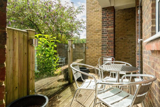 6, Station Quarter Apartments, Boltro Road, Haywards Heath photo 2