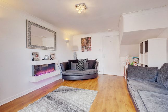 9, Warren Drive, Basildon photo 4