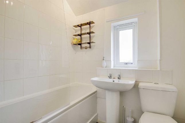 75, Engaine Drive, Milton Keynes photo 4