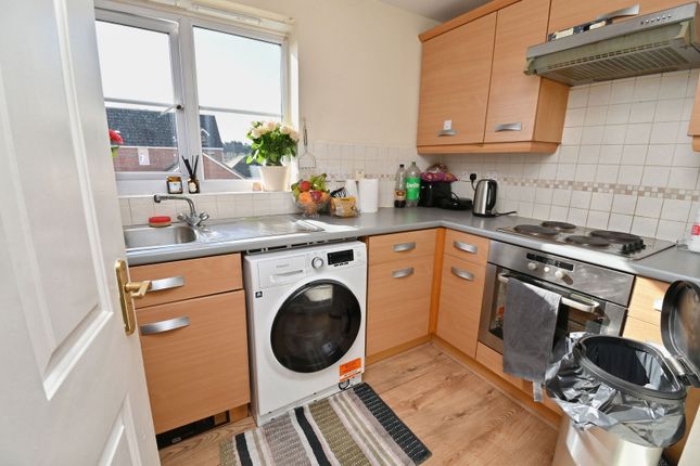 57, Town Lands Close, Barnsley photo 3
