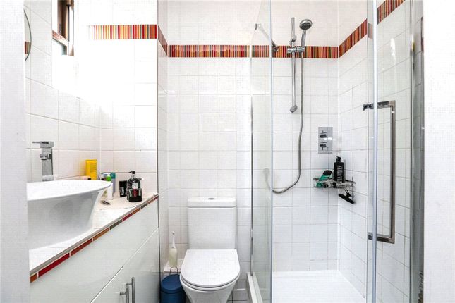 Flat for sale in Riverside Court, Vauxhall, London