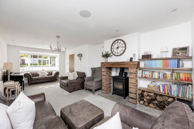 5 Millfield, Horsham photo 3