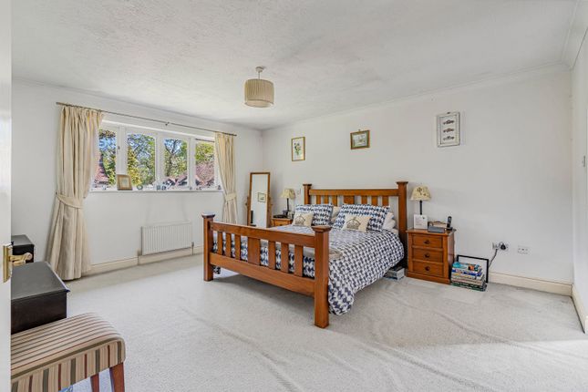 1, Dartnell Court, Surrey photo 4