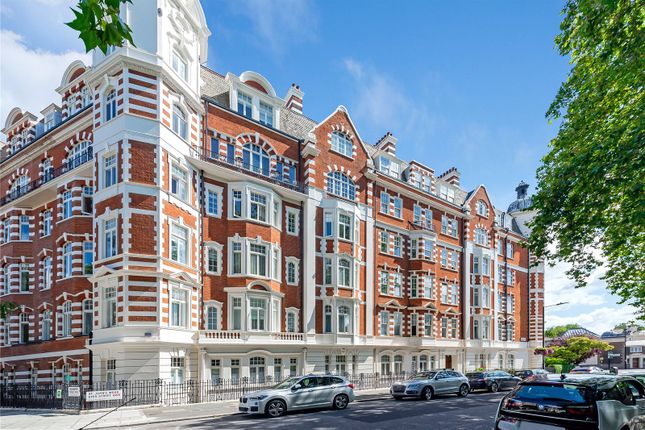 Flat for sale in North Gate, St John's Wood High Street, London