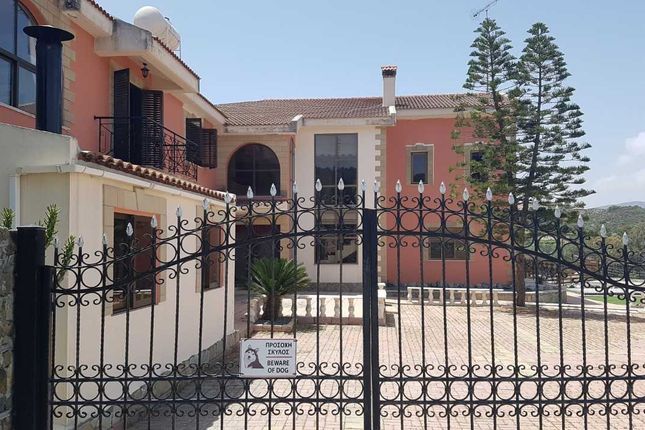 Villa for sale in Prastio Kellaki, Limassol, Cyprus