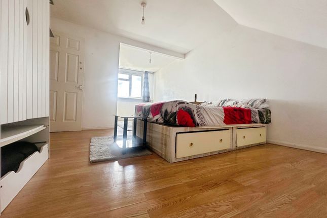 Flat 5, Tarmay House, 146, St. Albans Road, Hertfordshire photo 4