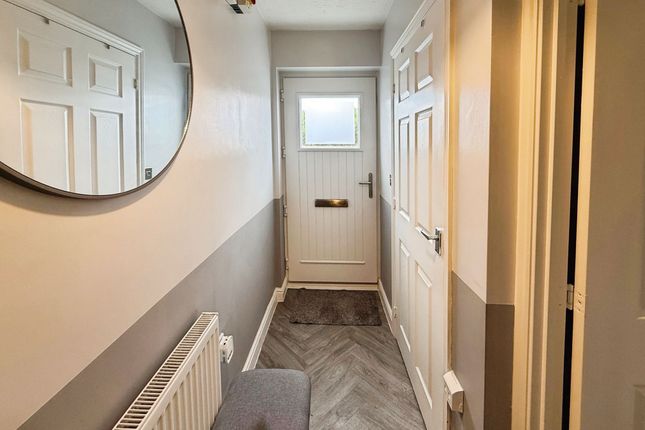 14 Moorhouse Close, Telford photo 3