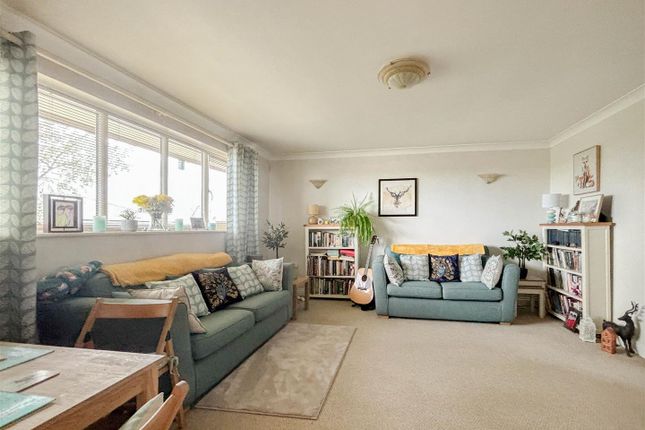 Flat 40, Petticrow Quays, Belvedere Road, Burnham-On-Crouch photo 2