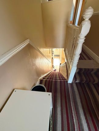 17 Broadwater Road, London photo 3
