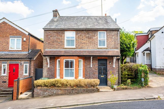 Thumbnail Detached house to rent in Park Mount, Harpenden, Hertfordshire