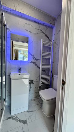 39, Selborne Gardens, London photo 4