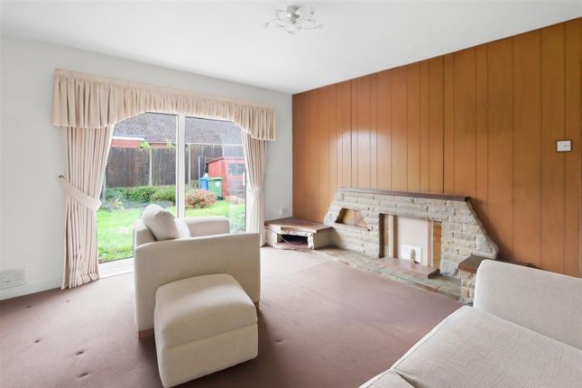 59 Elliott Drive, Chesterfield photo 4