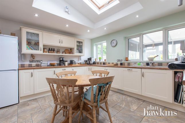62, Westbury Park, Royal Wootton Bassett photo 4