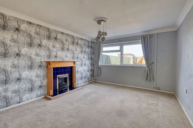 30, Horstead Avenue, Brigg photo 2