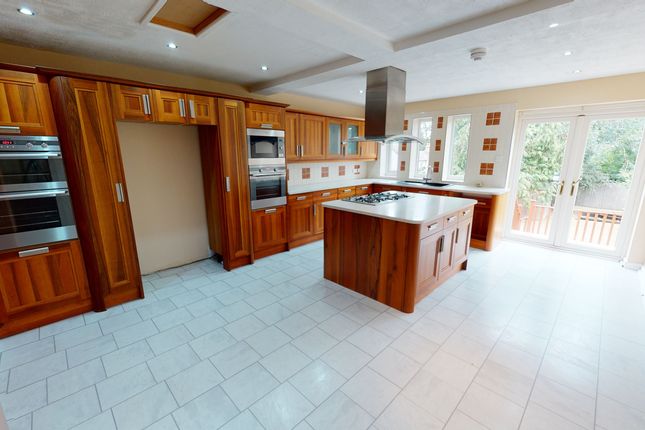 25, Ashfield Drive, Bradford photo 2