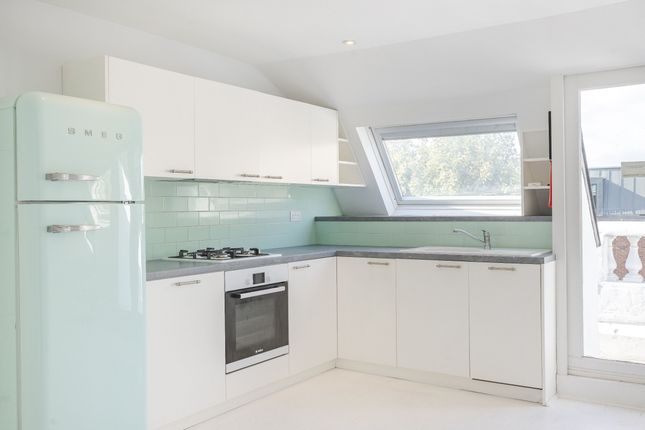 Flat E, 57b Fulham High Street, London photo 2