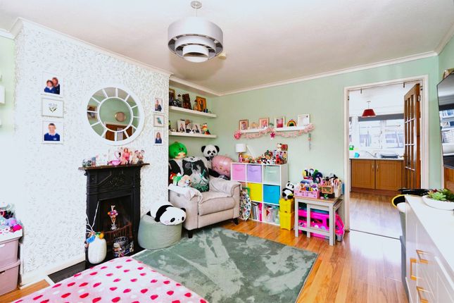 10, Shadwells Road, Lancing photo 3