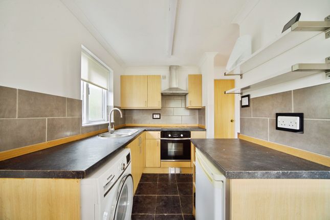 51,, Alders Close, London photo 3