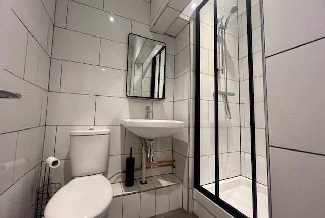 3, 31, Ferry Road, Cardiff photo 3