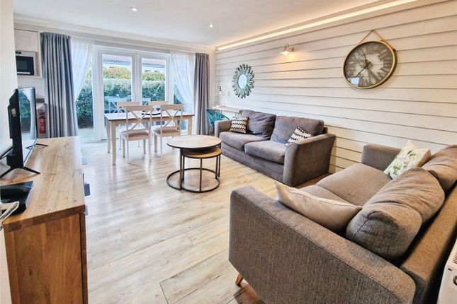 No. 3 The Bay Cottages,, Fort Warden Road, Isle of Wight photo 2
