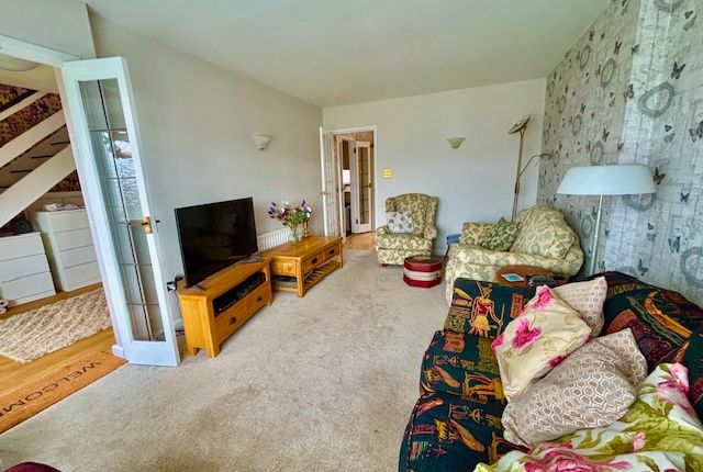 32 Marisfield Place, Selsey photo 4