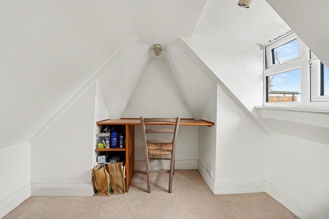 Flat 3, 92 Stapleton Hall Road, London photo 4