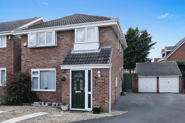 Thumbnail Detached house for sale in Elm Walk, Retford