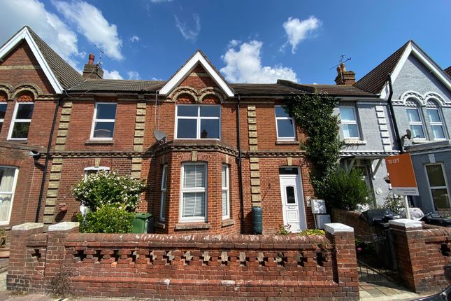 Flat to rent in Mill Road, Eastbourne