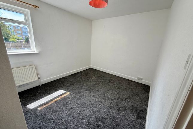 54, Trafalgar Road East, Great Yarmouth photo 5
