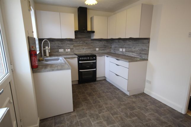 10, Marchant Close, Beverley photo 3