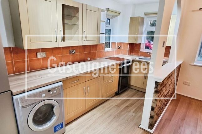 76, Bracknell photo 4