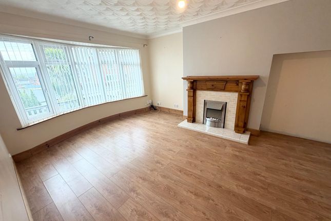 10, Sutton Gardens, Waterside photo 4