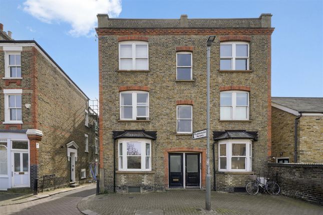1-bed flat on Flat 6, 99, Lacy Road, London, £400,000