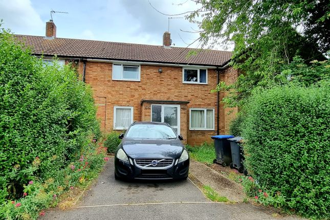 3 bed property to rent in Blackthorne Close, Hatfield AL10