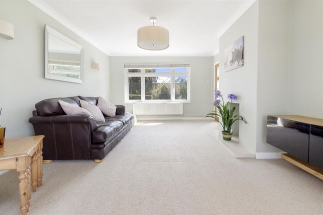 4, Eastergate Close, Worthing photo 3
