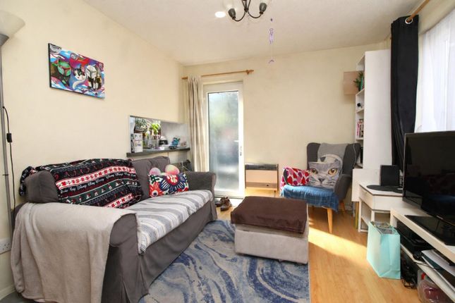 59, Elstone, Peterborough photo 3