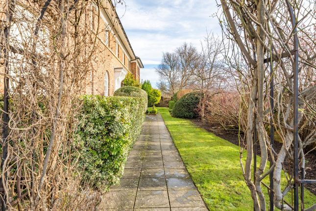 Flat for sale in Bellingham Close, Thirsk