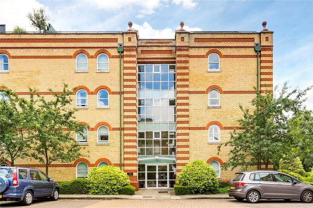 Thumbnail Flat to rent in Keble Place, Barnes