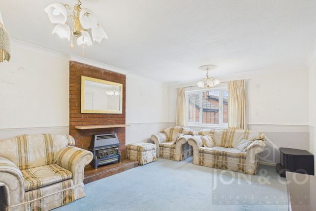 2, Woodhall Close, Northampton photo 3