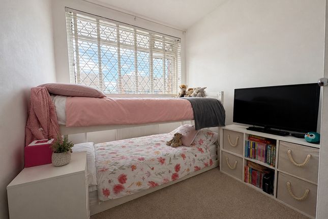 4, Craven Close, Rochford photo 4