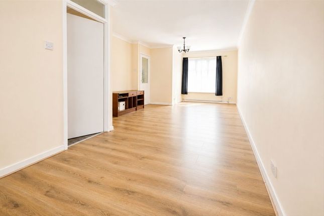 12, Brompton Close, Hounslow photo 3