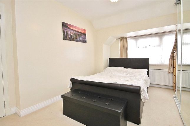 61, Ashridge Way, Surrey photo 4