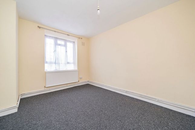 Flat 12, Cornwallis House, India Way, London photo 4